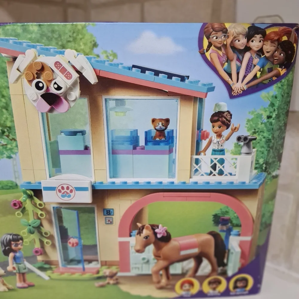 Lego Friends Heartlake City Vet Clinic (41446) 258pcs